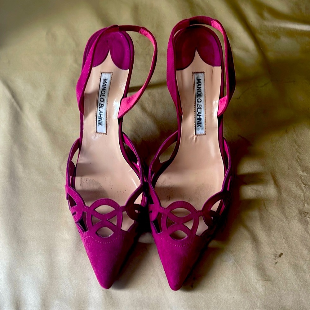 Manolo Blahnik Hot Pink Cutout Pointed Slingback Heels